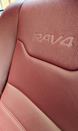 Toyota RAV4 cena 119900 przebieg: 59000, rok produkcji 2018 z Poznań małe 172